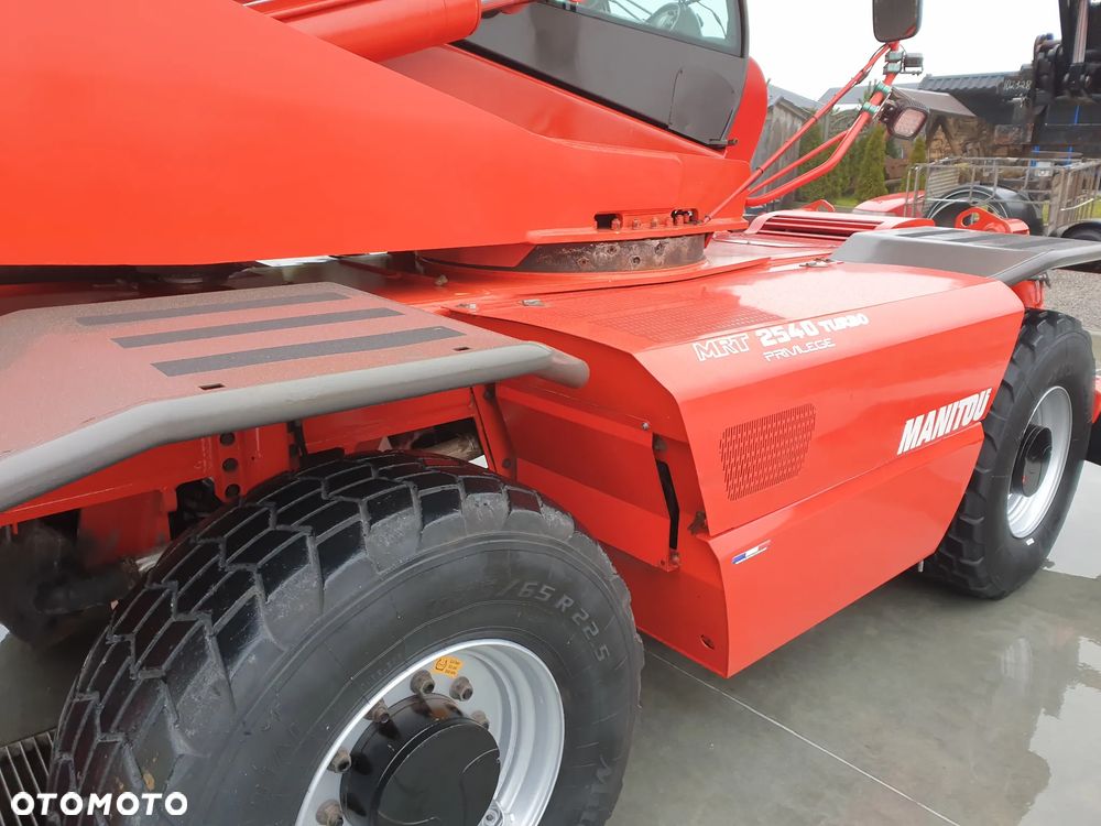 Manitou MRT ROTO 2540 Privilege KOSZ/WIDŁY/PILOT SPROWADZONA SUPER STAN - 9