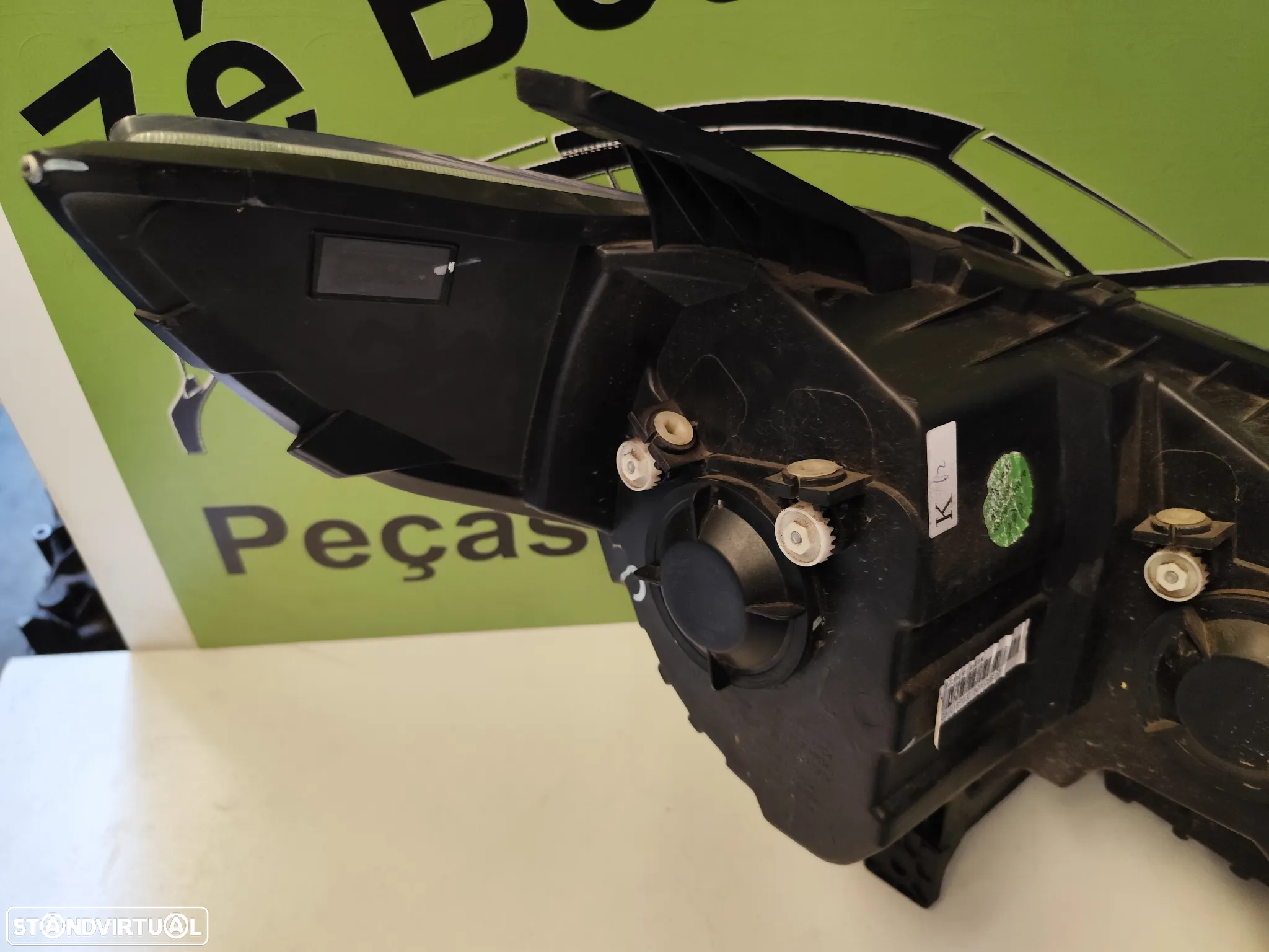 MAXUS EV30 FAROL ESQUERDO - FF695 - 13