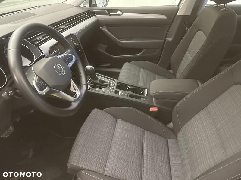 Volkswagen Passat 2.0 TDI Business DSG - 11