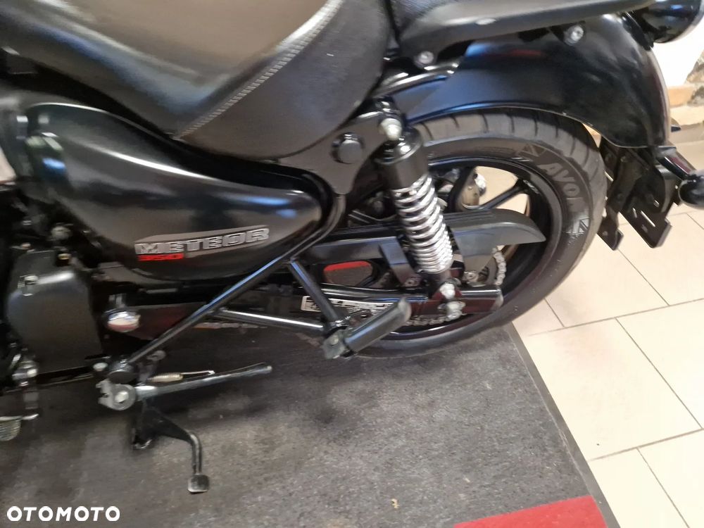 Royal Enfield Meteor - 10