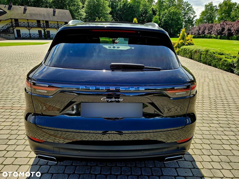 Porsche Cayenne Standard - 40