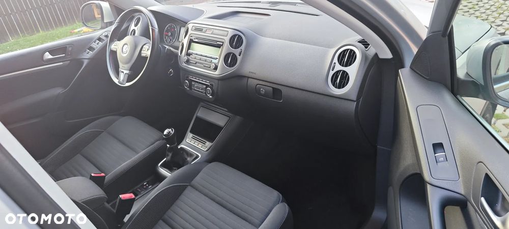 Volkswagen Tiguan 2.0 TDI DPF BlueMotion Technology Sport & Style - 16