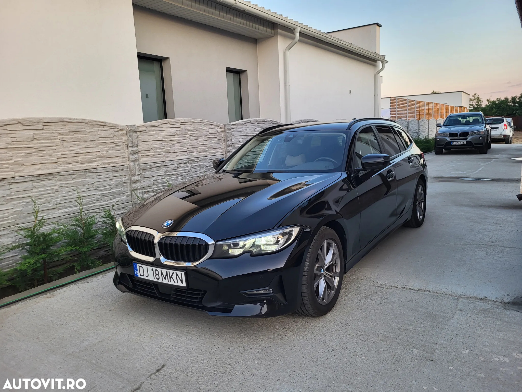 BMW Seria 3 318d Touring Aut. Sport Line - 2