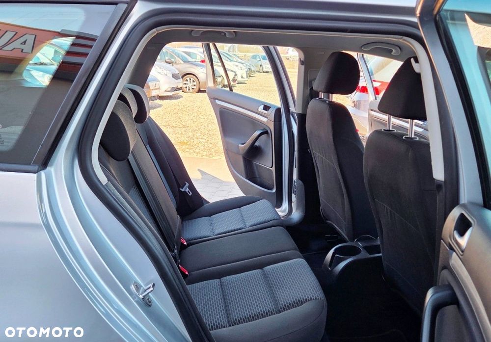Volkswagen Golf - 22