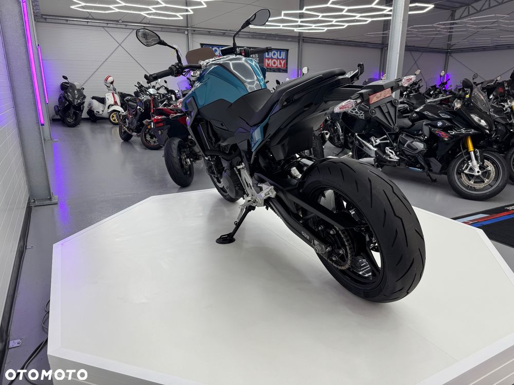 BMW F - 5