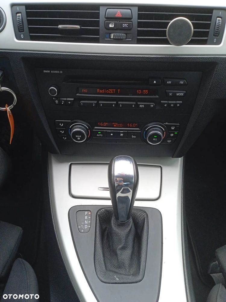BMW Seria 3 320d DPF Edition Exclusive - 16