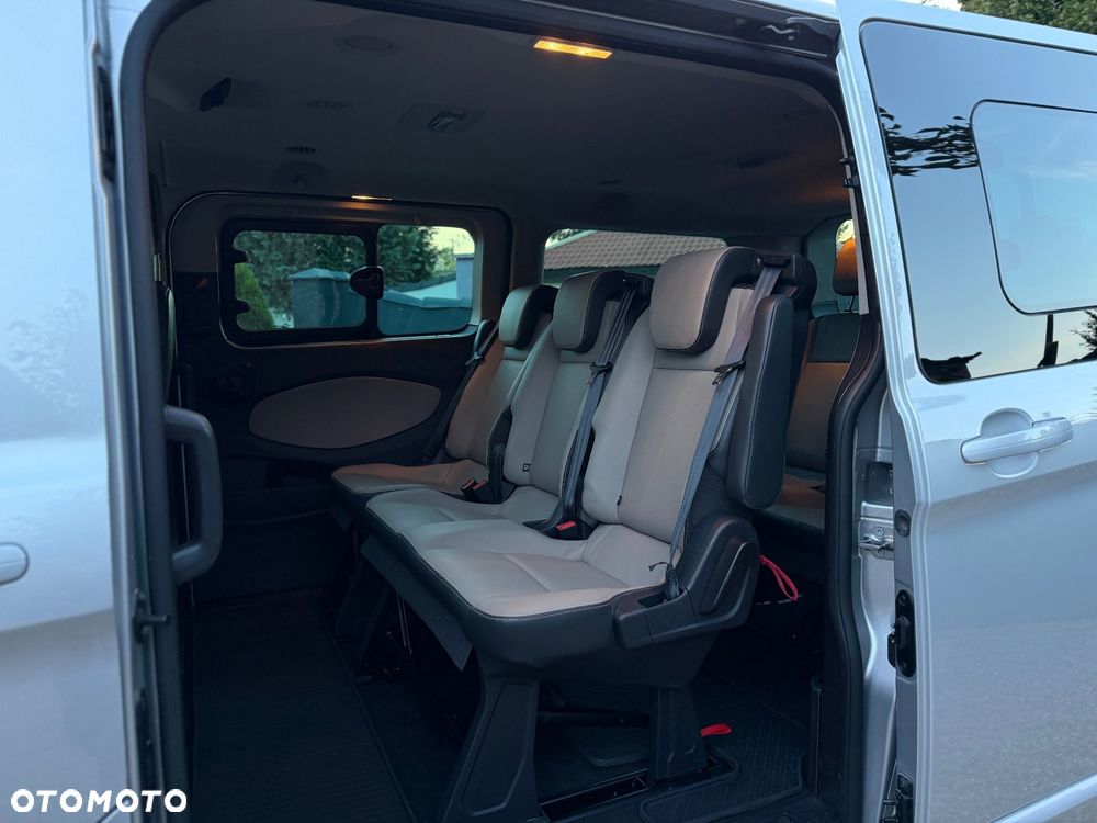 Ford Tourneo Custom - 24