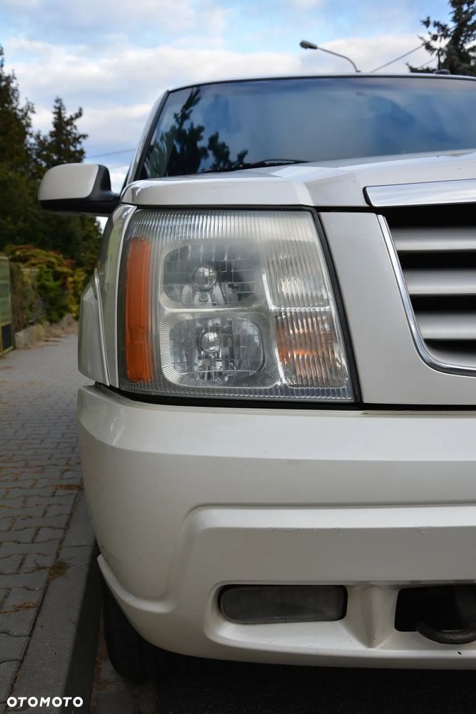 Cadillac Escalade - 14