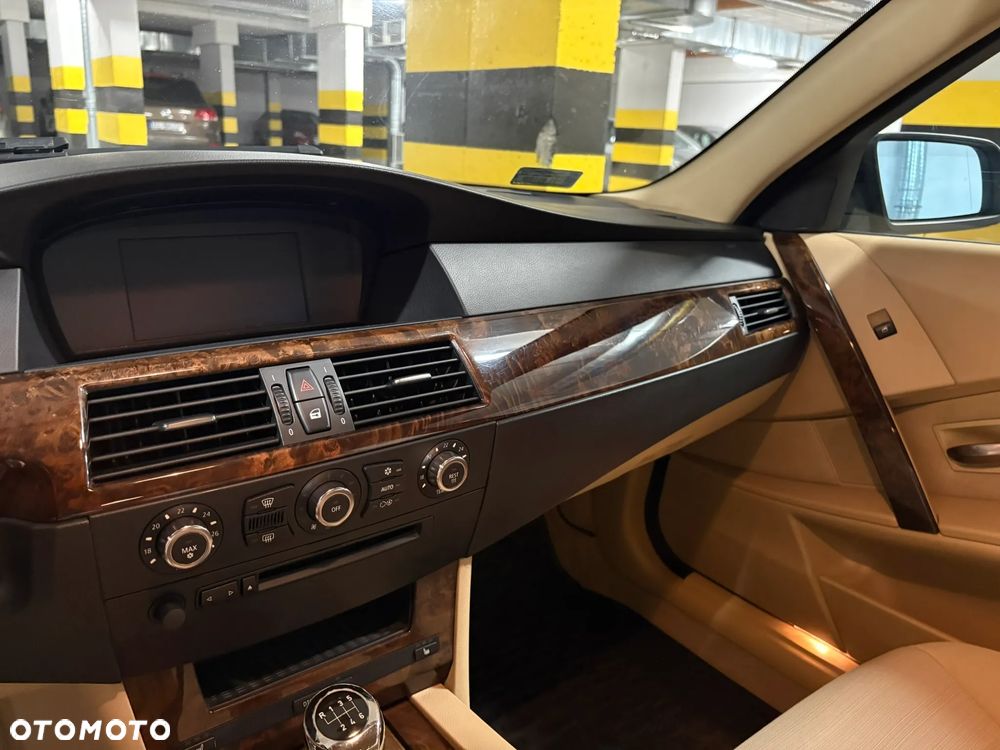BMW Seria 5 - 24