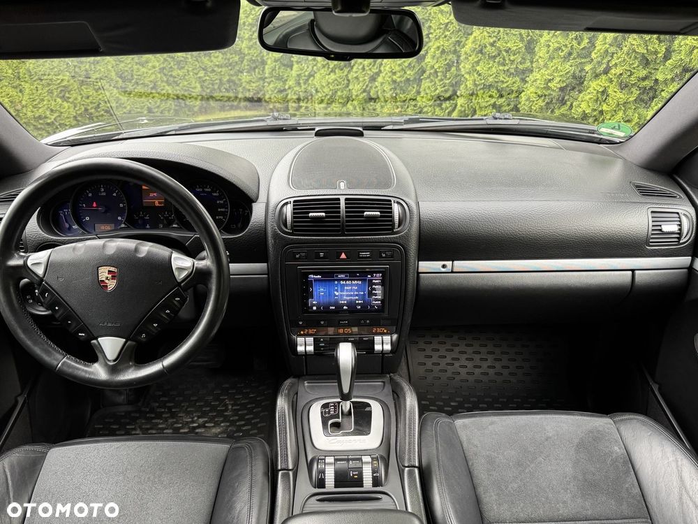 Porsche Cayenne - 9