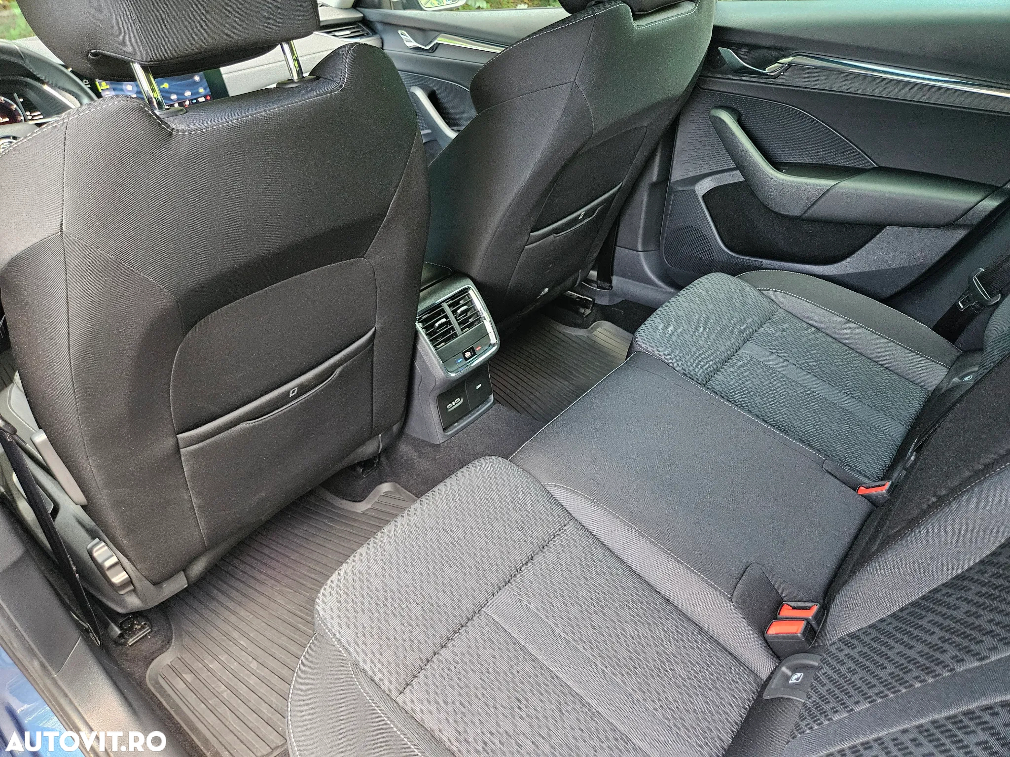 Skoda Octavia 2.0 TDI DSG Style - 11
