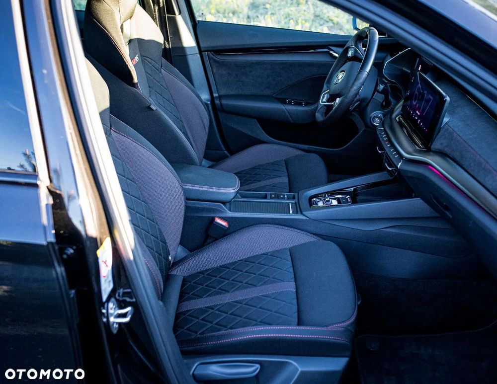 Skoda Octavia 2.0 TDI DSG 4x4 RS - 10