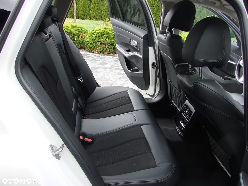 BMW Seria 3 - 17