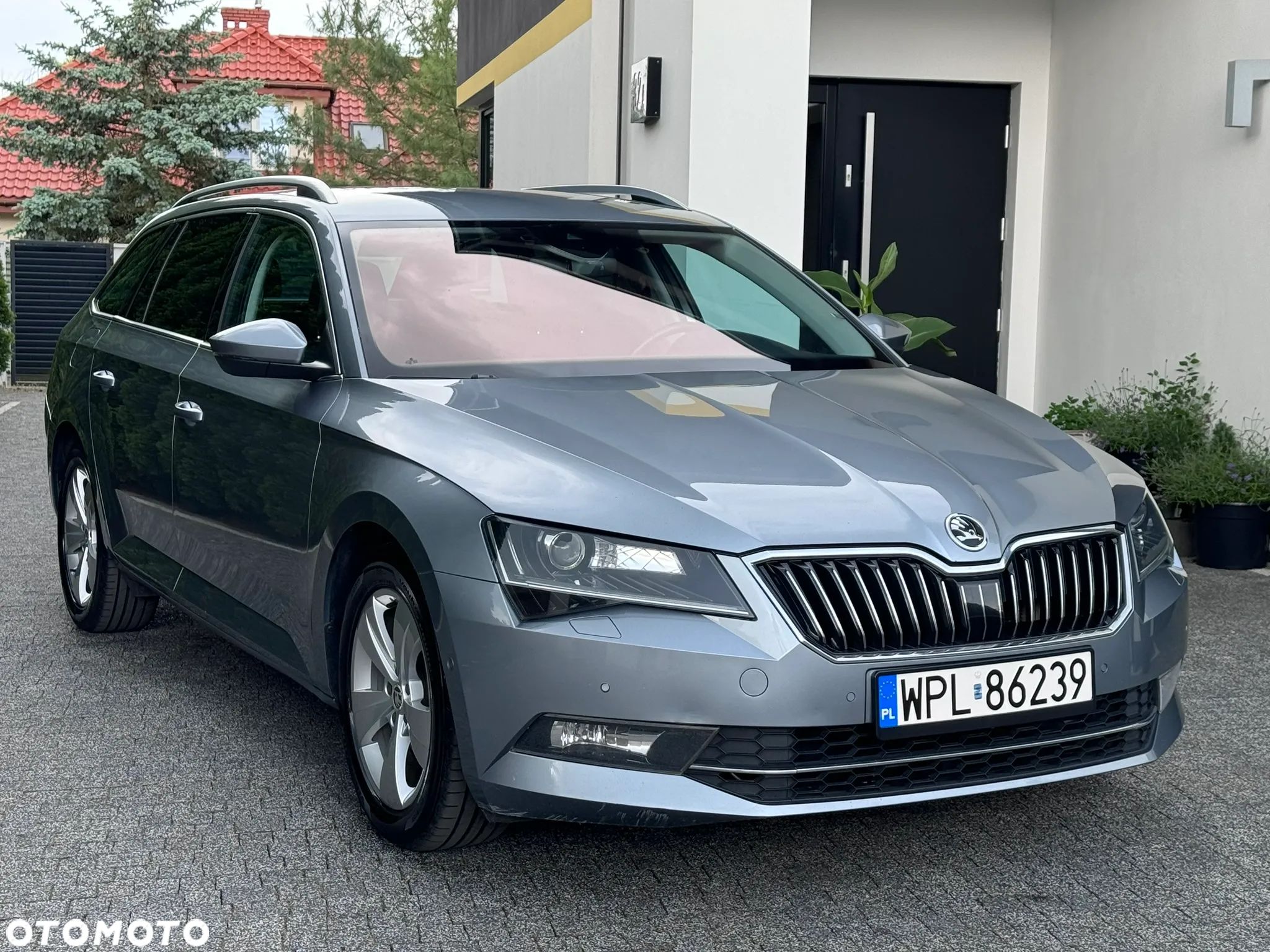 Skoda Superb 2.0 TDI Sportline DSG - 1