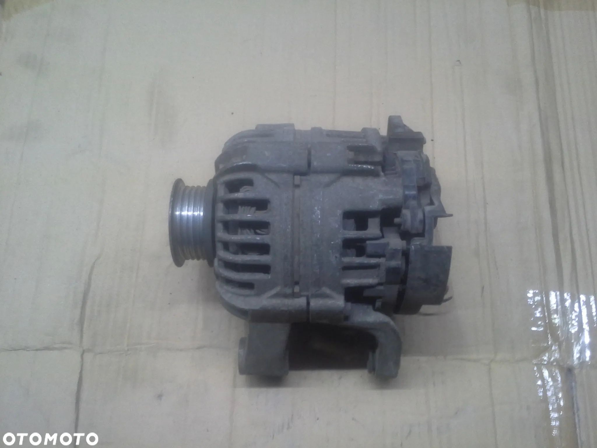 Alternator Opel Corsa C 1.2 16V 0124225041 14V 70A Bosch - 1