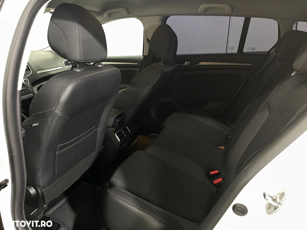 Renault Megane Blue dCi 116 Zen - 12