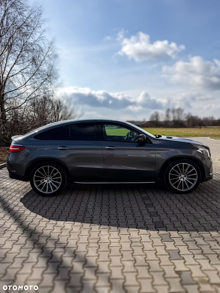 Mercedes-Benz GLE 350 d 4Matic 9G-TRONIC AMG Line - 4
