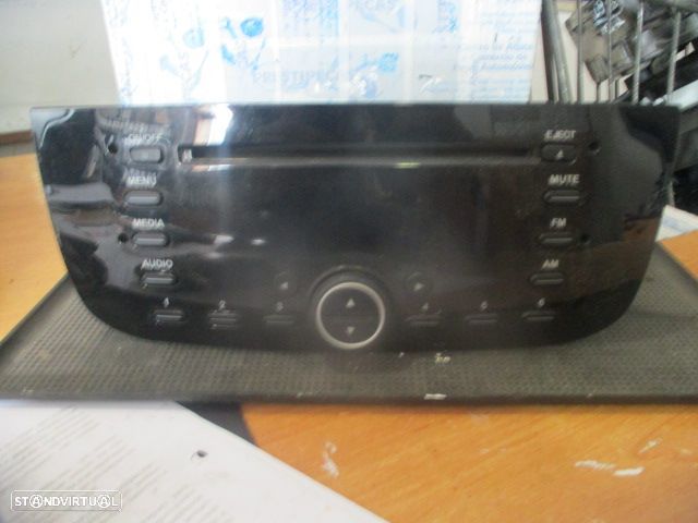 Radios 7355539210 FIAT PUNTO 2013 1.2I 70CV 5P PRETO ORIGINAL - 1