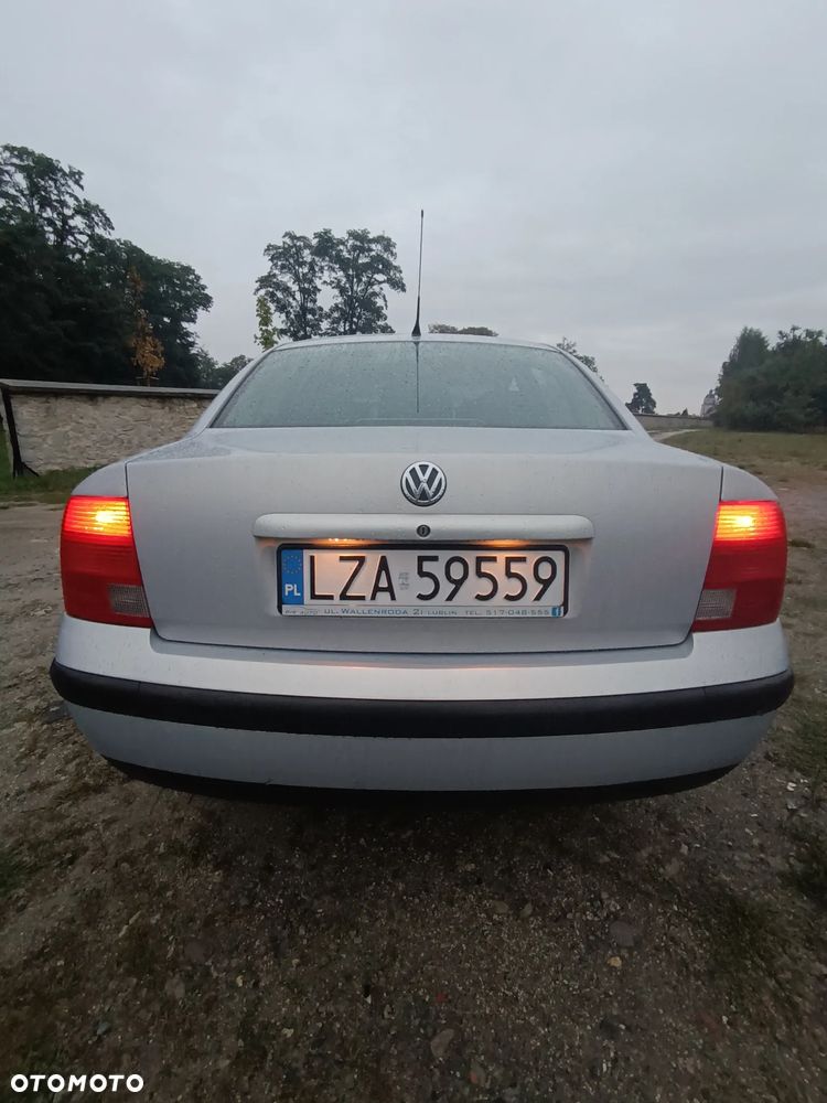 Volkswagen Passat 1.8T - 2