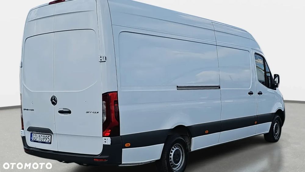 Mercedes-Benz Sprinter - 10