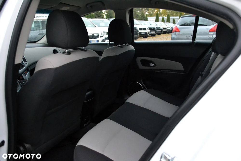 Chevrolet Cruze 1.8 LT - 11