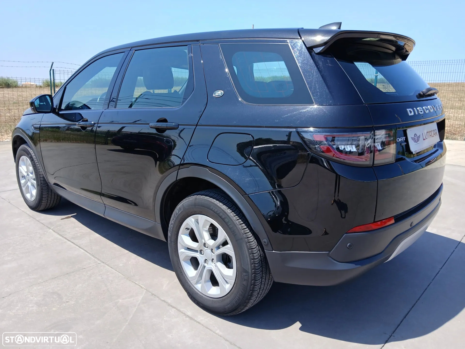 Land Rover Discovery Sport 1.5 I3 P300e AWD R-Dynamic SE - 6
