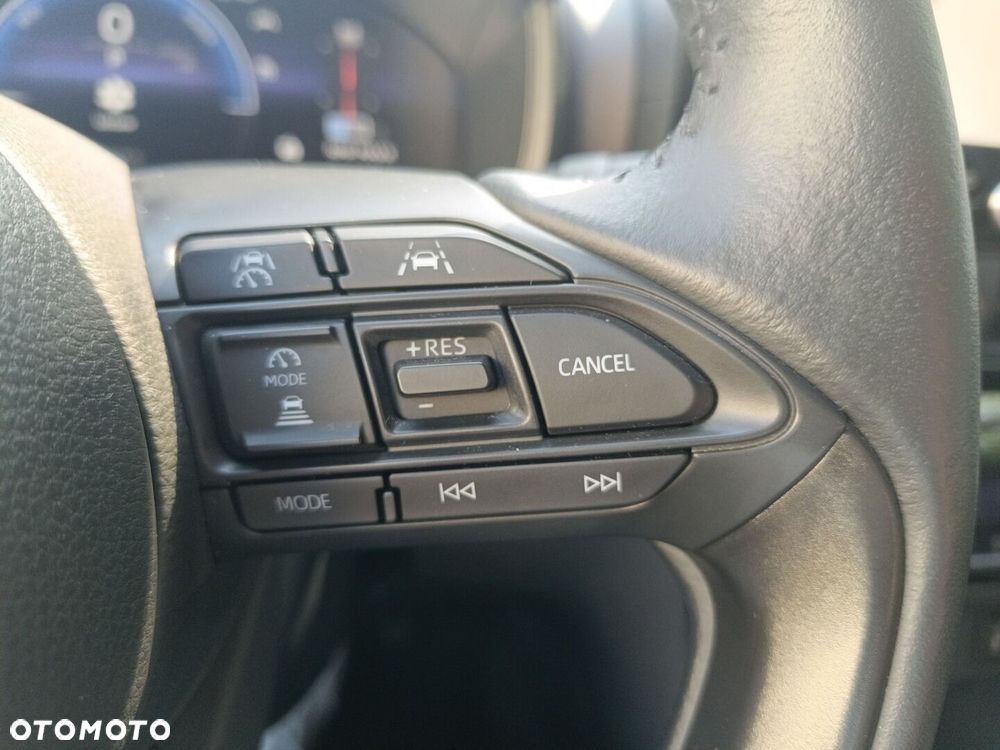 Toyota Yaris Cross Hybrid 1.5 Executive - 24