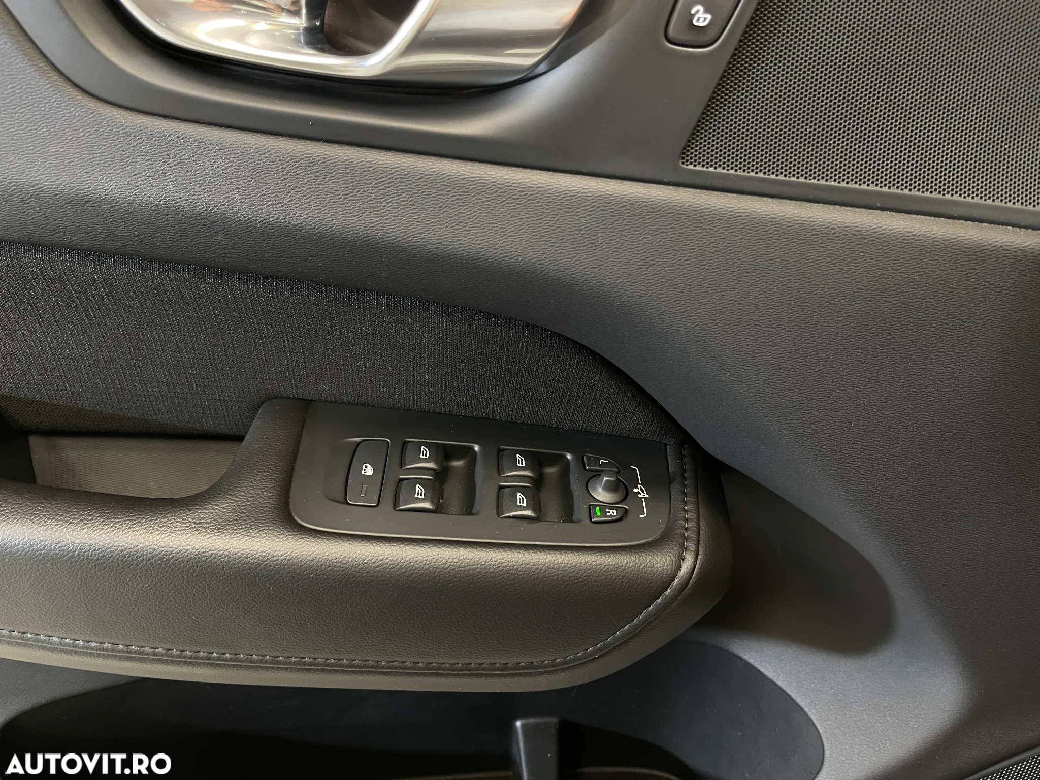 Volvo XC 60 B4 D AWD Geartronic Momentum - 22