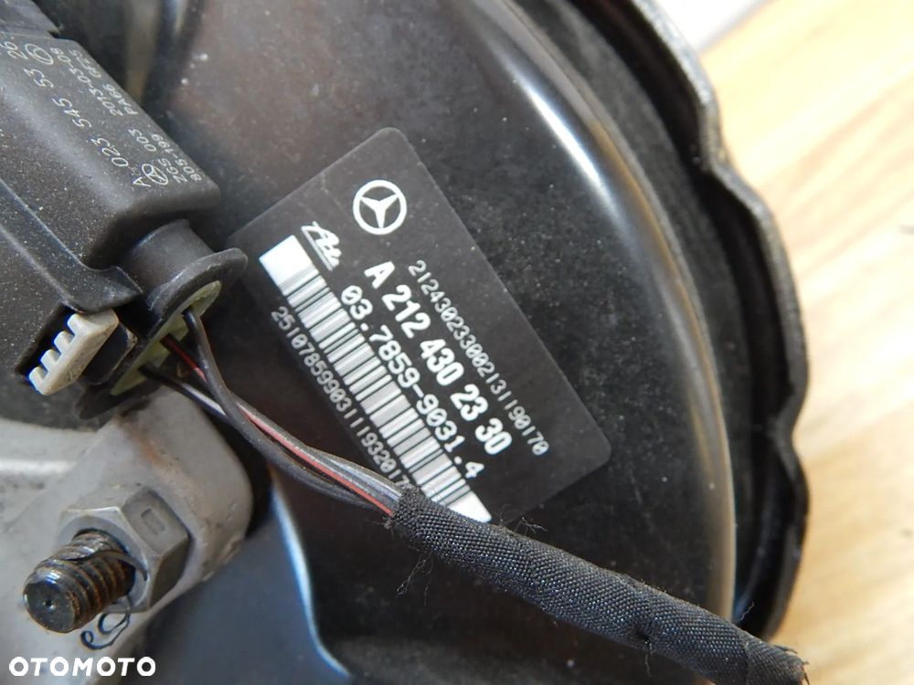 Serwo pompa hamulcowa Mercedes E klasa 212 W212 Lift 09-16  Łuków części - 2