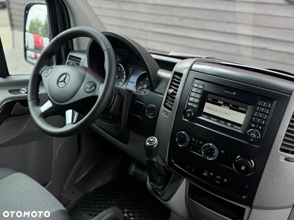 Mercedes-Benz SPRINTER 319 - 30