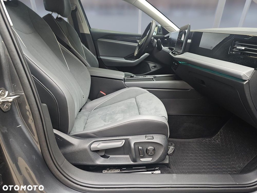 Volkswagen Passat - 11