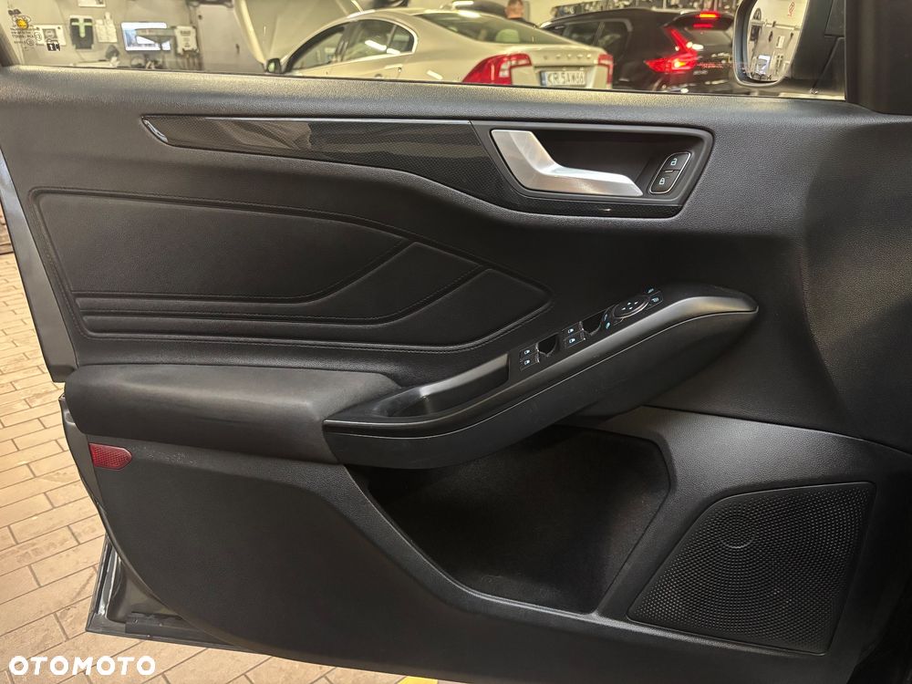 Ford Focus 1.5 EcoBoost ST-Line - 13