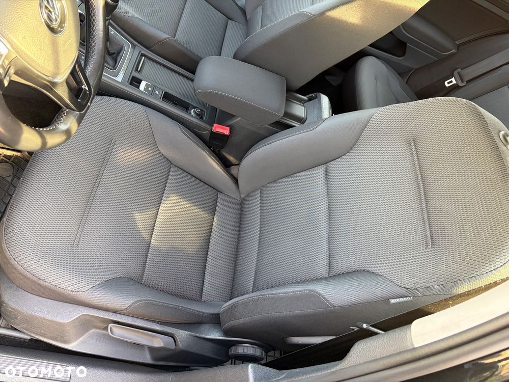 Volkswagen Golf 1.6 TDI BMT Comfortline - 22