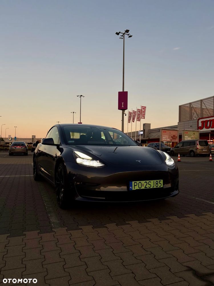 Tesla Model 3 - 5