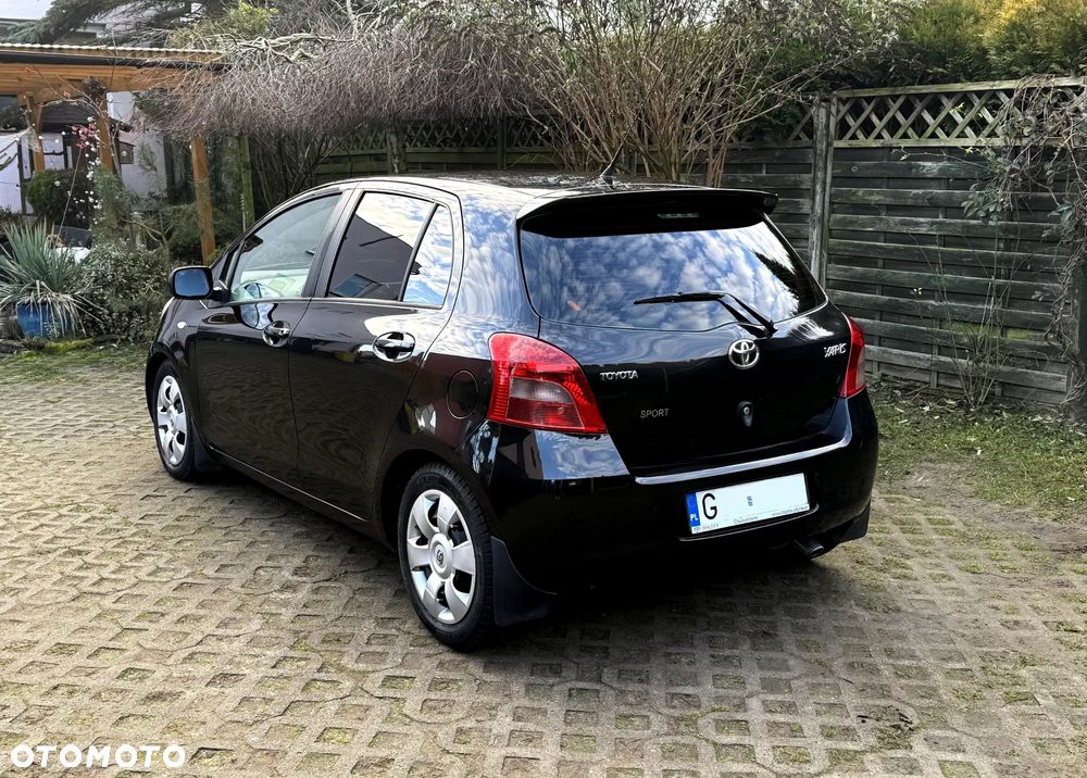 Toyota Yaris 1.3 Edition S - 11