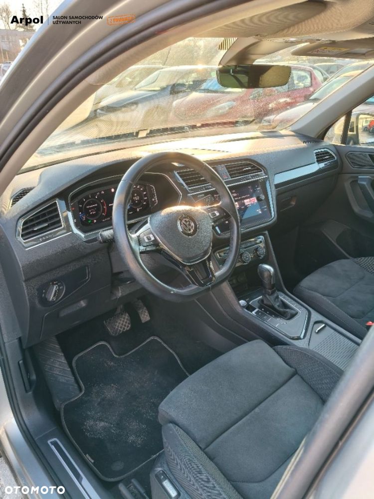Volkswagen Tiguan - 11