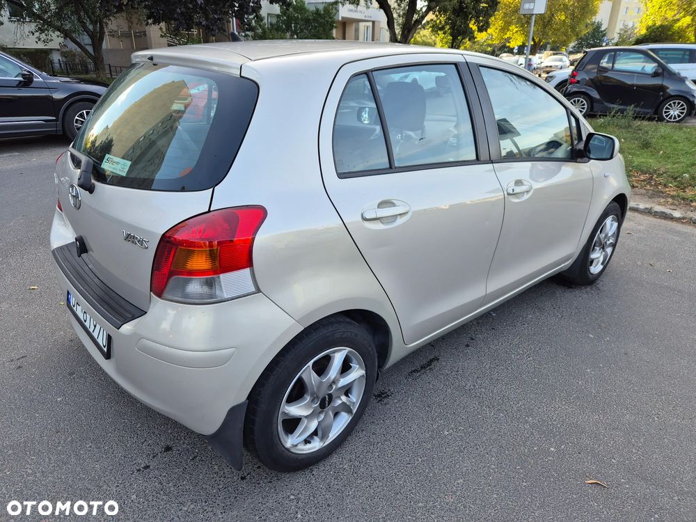 Toyota Yaris 1.33 Luna - 8