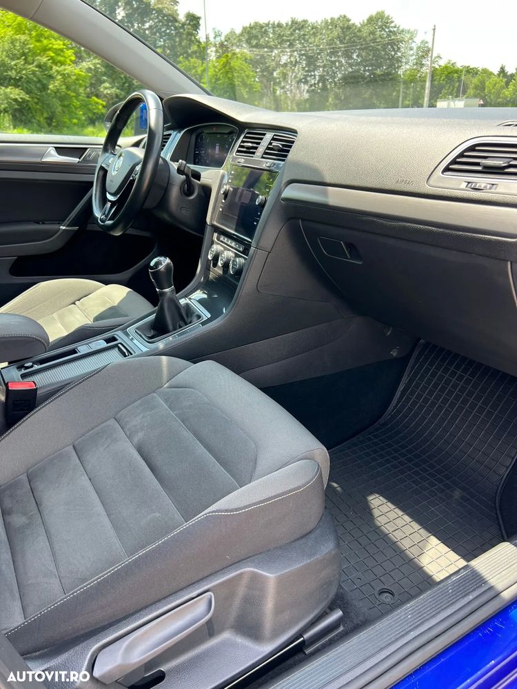 Volkswagen Golf 1.6 TDI Comfortline - 26