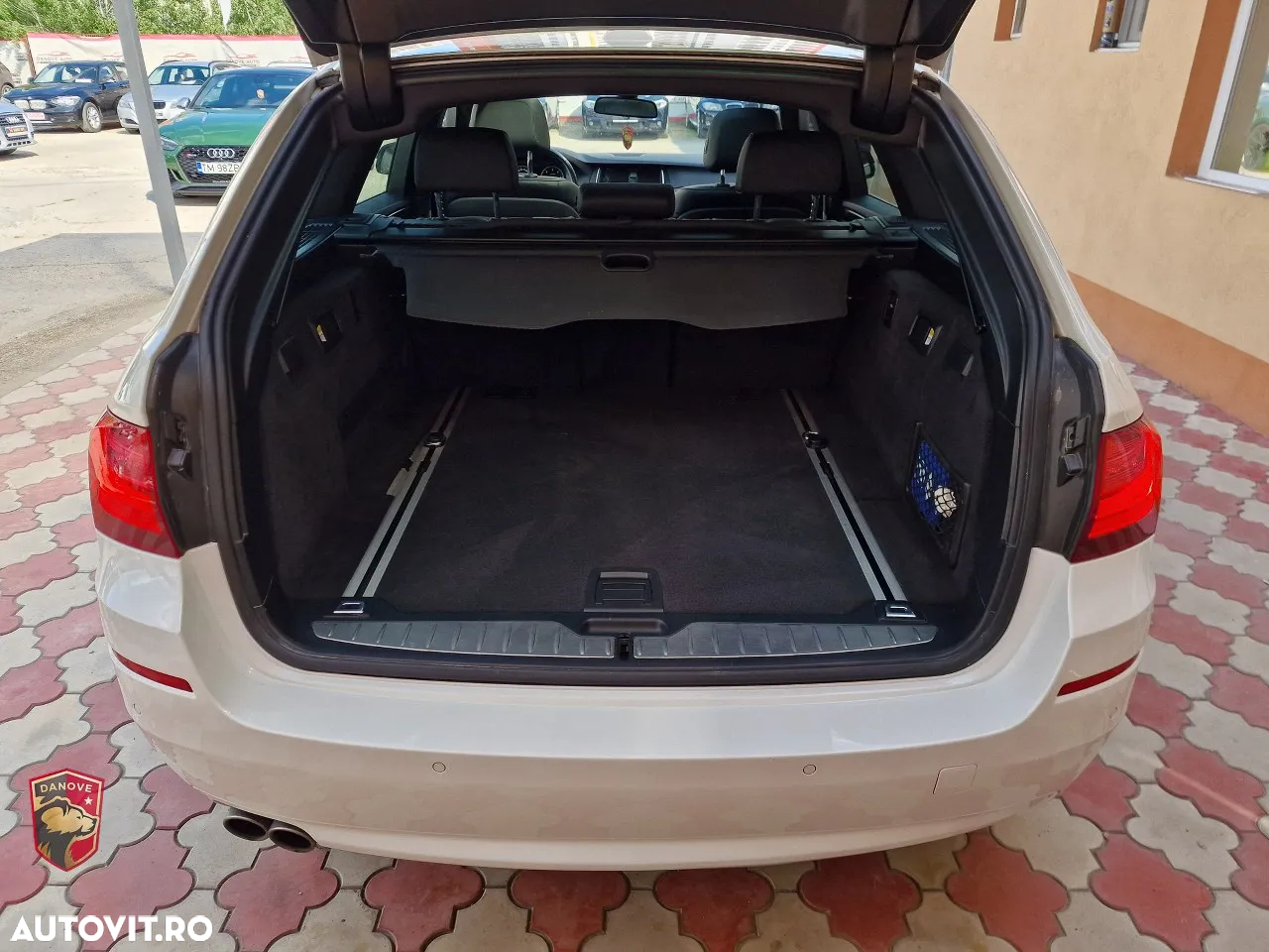BMW Seria 5 520d xDrive Touring Aut. Luxury Line - 12