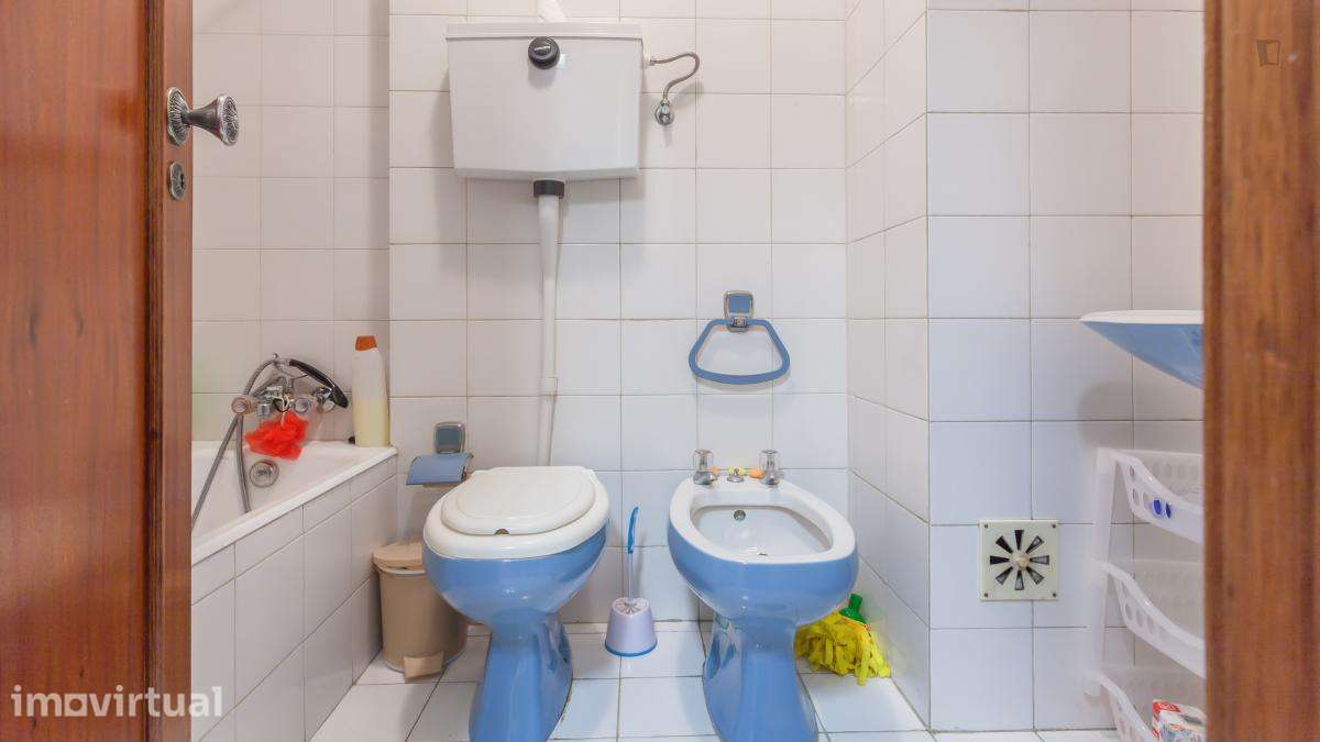 Quarto - localizado em Paranhos Porto - Grande imagem: 2/28