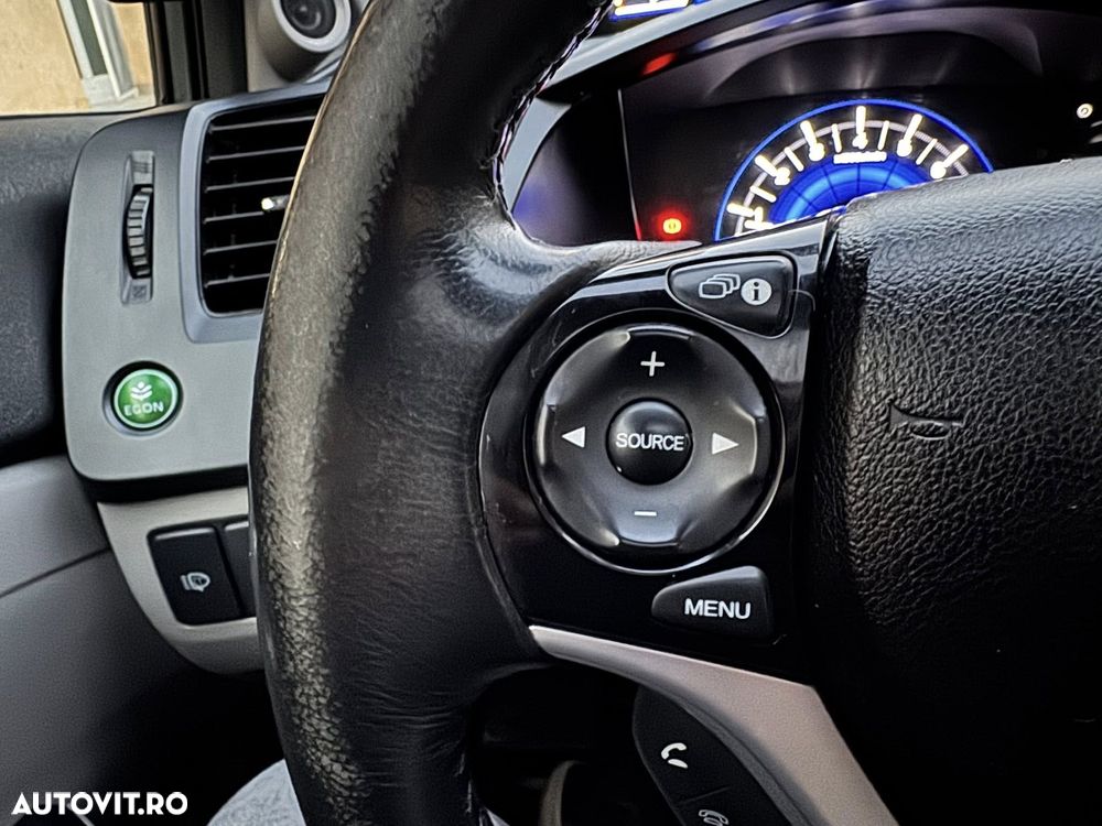 Honda Civic 1.8 MT ES - 13