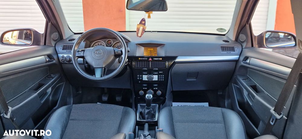 Opel Astra 1.6 Essentia - 36