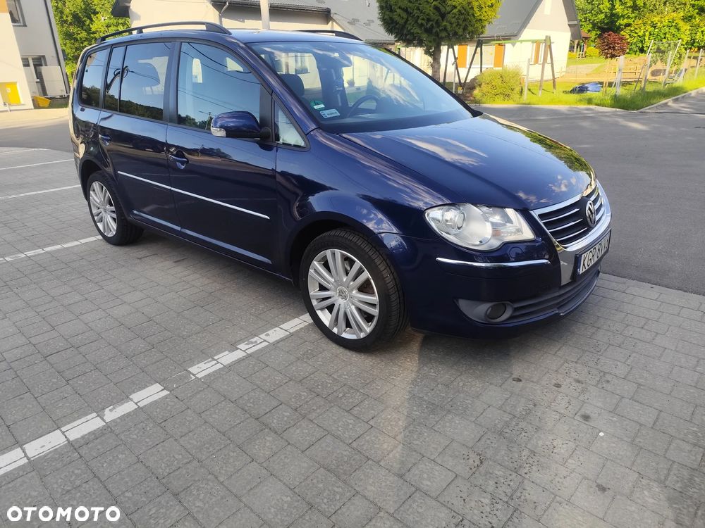 Volkswagen Touran 2.0 TDI DPF Highline DSG - 1