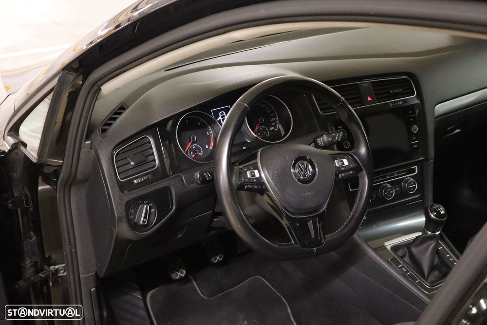 VW Golf 1.6 TDi BlueMotion Confortline - 6