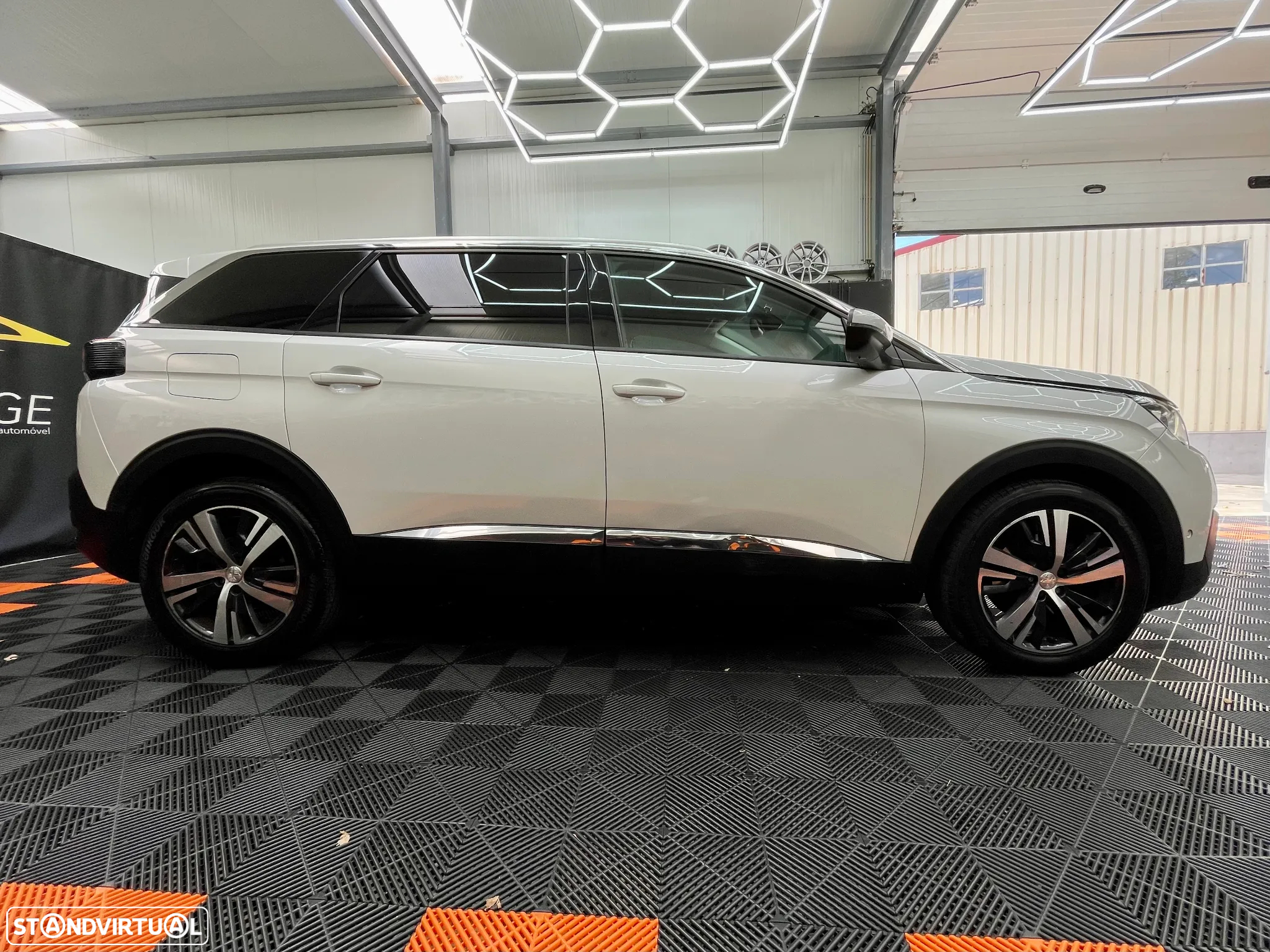 Peugeot 5008 1.6 BlueHDi Allure EAT6 J18 - 3