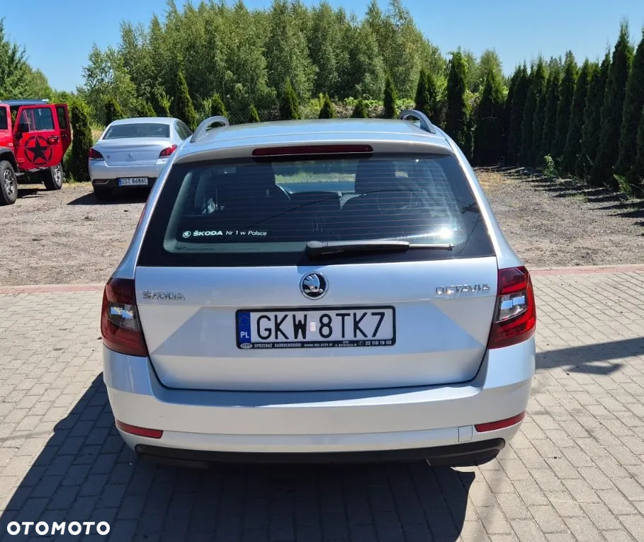 Skoda Octavia 1.6 TDI Ambition DSG - 5