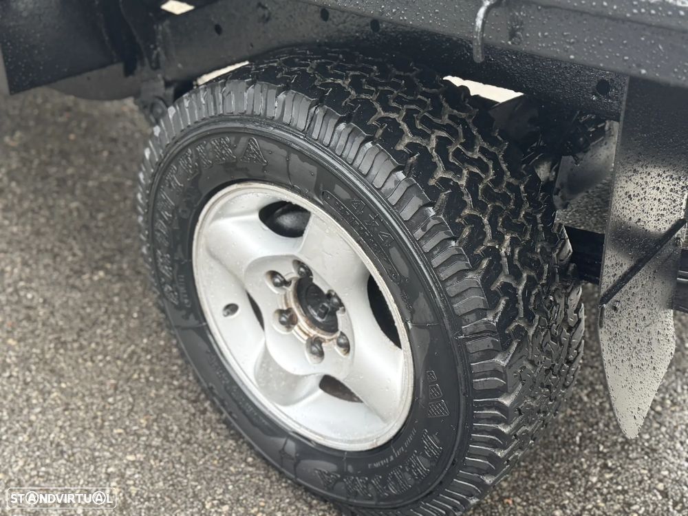 Nissan PICK-UP D21 TD 25 4X4 3 LUGARES - 20