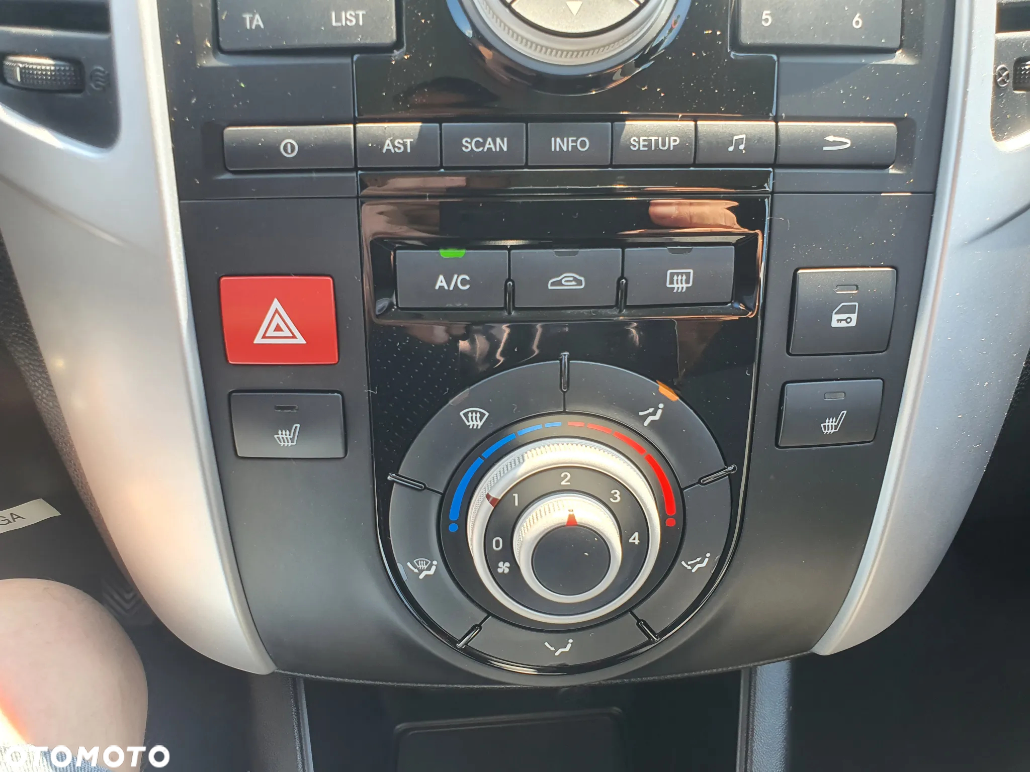 Kia Venga 1.4 CVVT Attract - 19