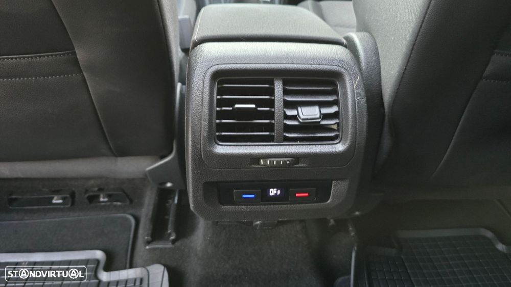 VW Touran 1.6 TDI Confortline - 34