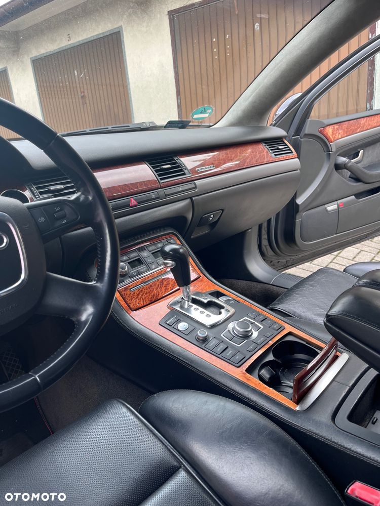 Audi A8 - 4